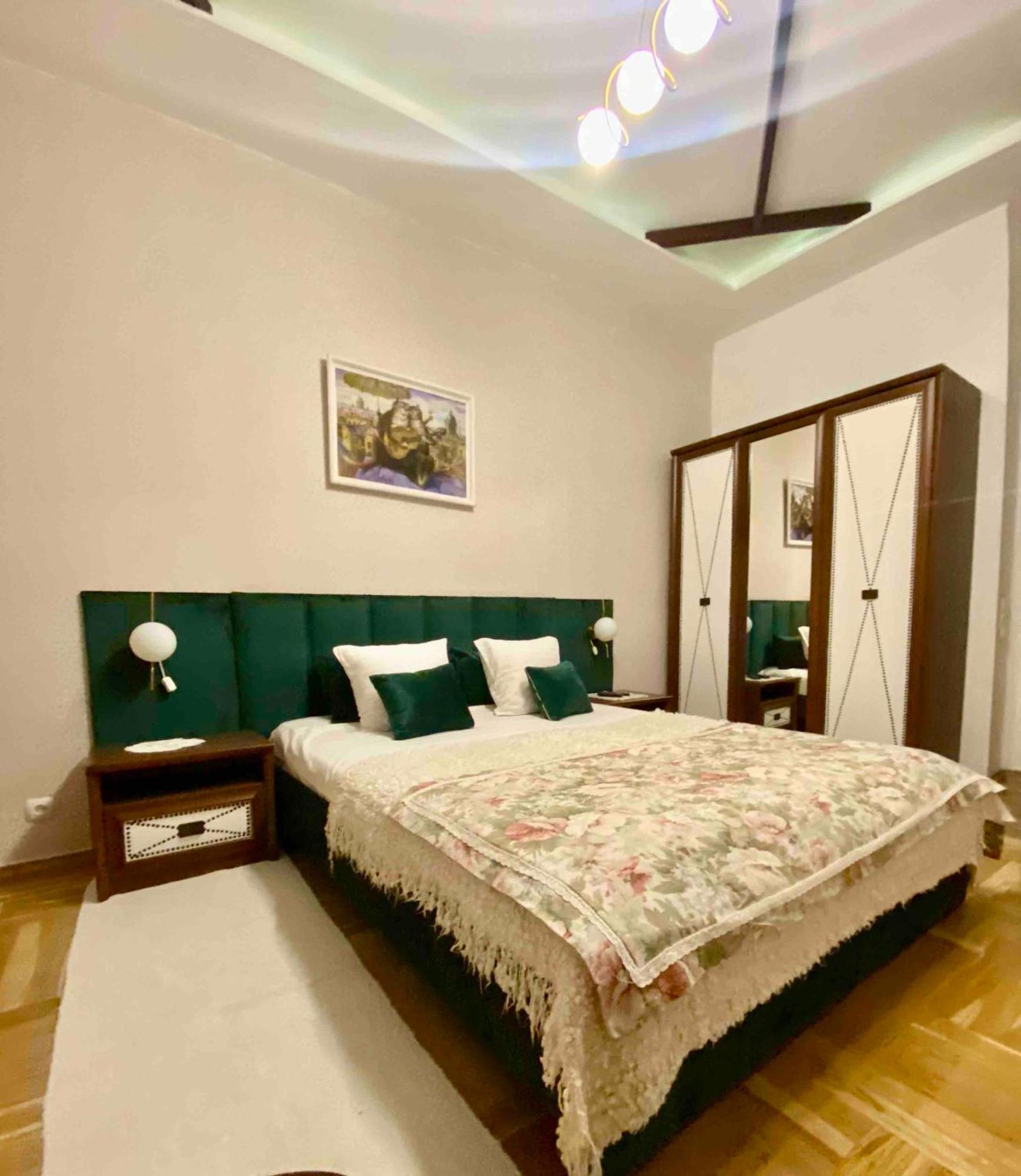 Apartment In Historical Center вул вірменська *